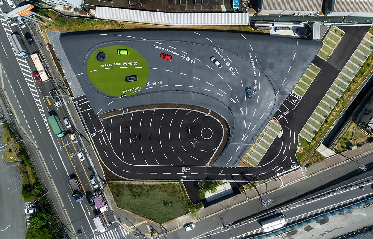 トヨタカローラ新大阪名神茨木店　サイン計画