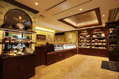 ル　パティシエ　タカギ　本店