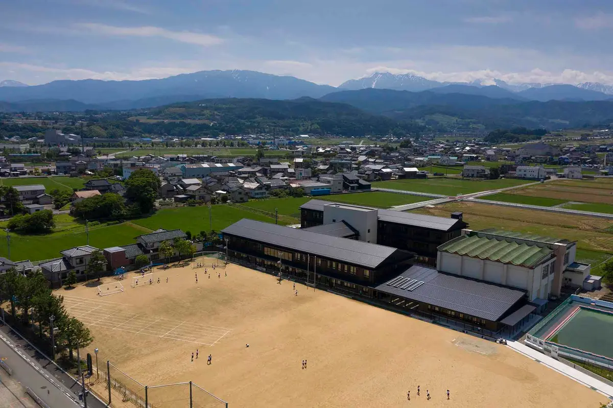 魚津市立星の杜小学校