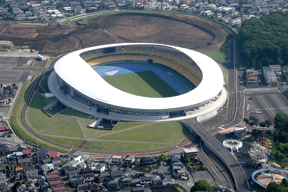 栃木県総合運動公園陸上競技場　カンセキスタジアムとちぎ