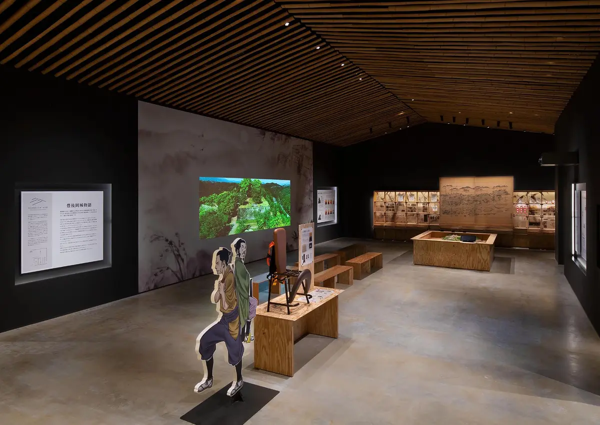 竹田市歴史文化館・由学館展示、観光アプリ「岡城時空散歩ARガイド」