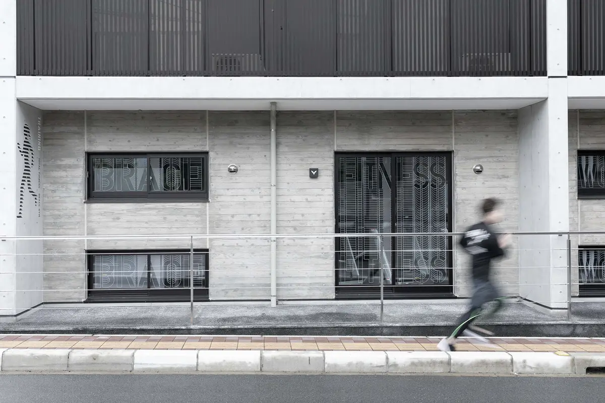 ＢＲＡＣＥ　ＧＹＭ