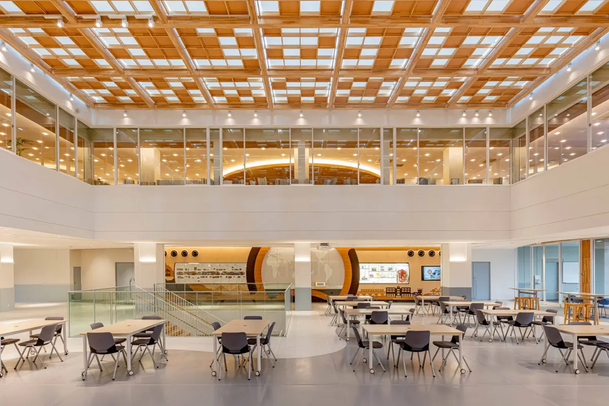 カネディアン・アカデミイ ヒストリーウォール