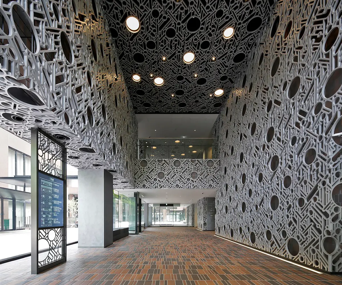 大阪国際大学・短期大学部　１号館