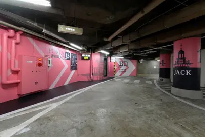 横浜駅東口地下駐車場サインリニューアル計画