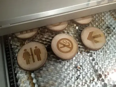 川の上・百俵館 案内サイン