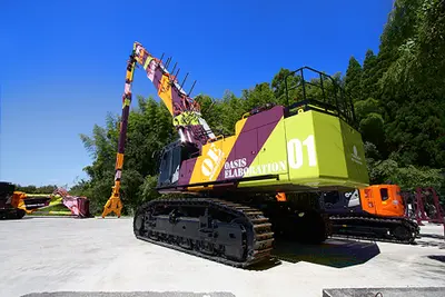 （株）オアシス・イラボレーション　解体重機