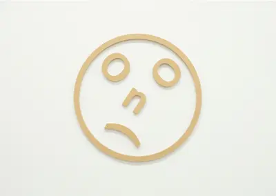 ONO BRAND DESIGN「福笑いサイン」