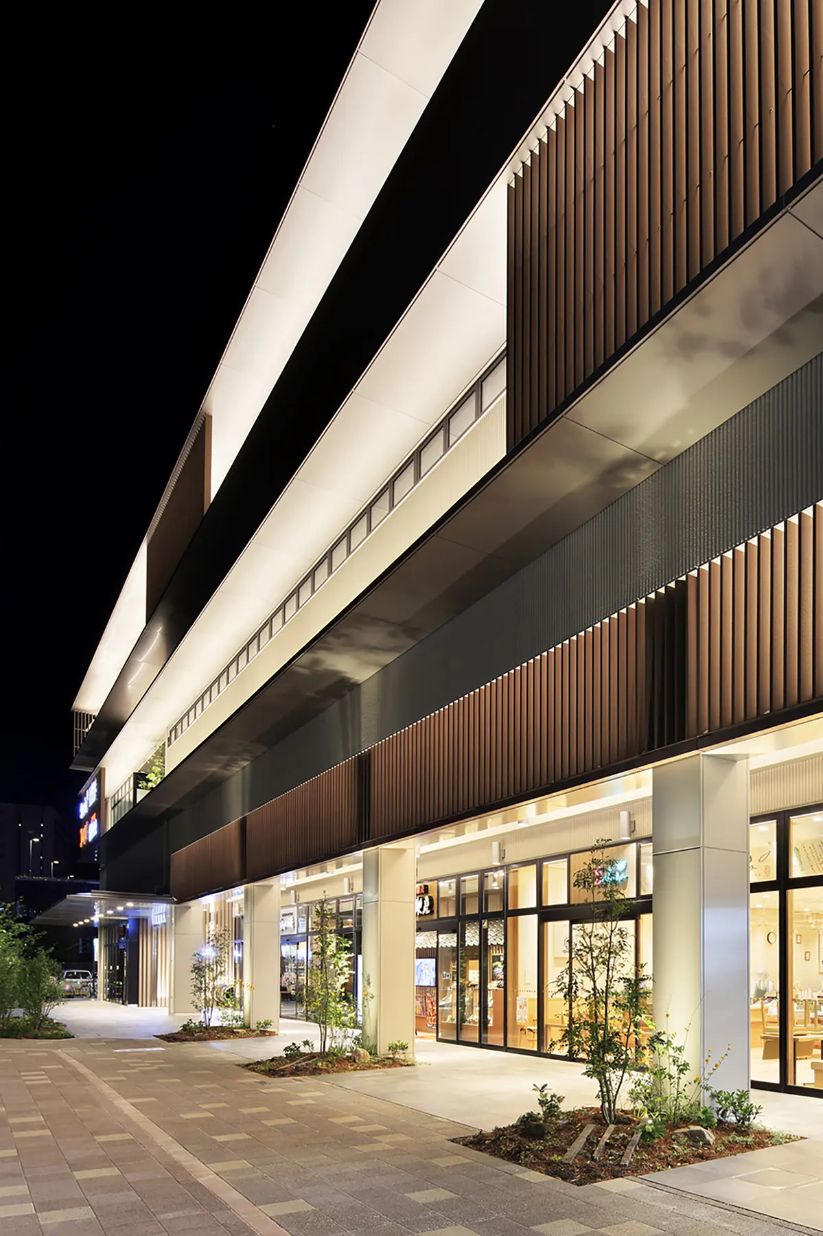 JR塚口駅ビル (VIERRA塚口)