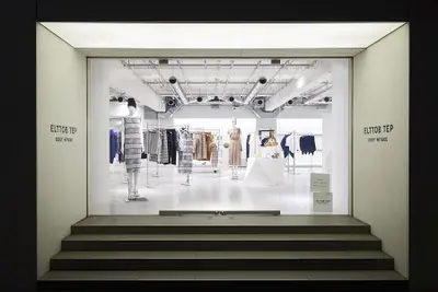 ELTTOB TEP ISSEY MIYAKE 銀座「ISSEY MIYAKE / EB 展示デザイン」