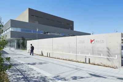 龍谷大学　専精館　サイン計画