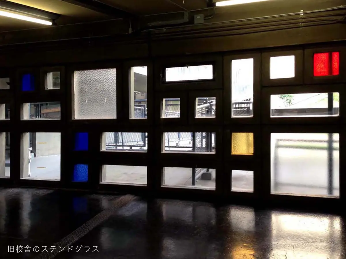 法政大学 富士見ゲート　継承のモニュメント