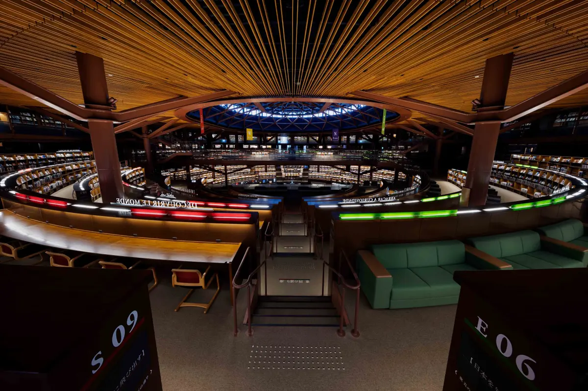 石川県立図書館