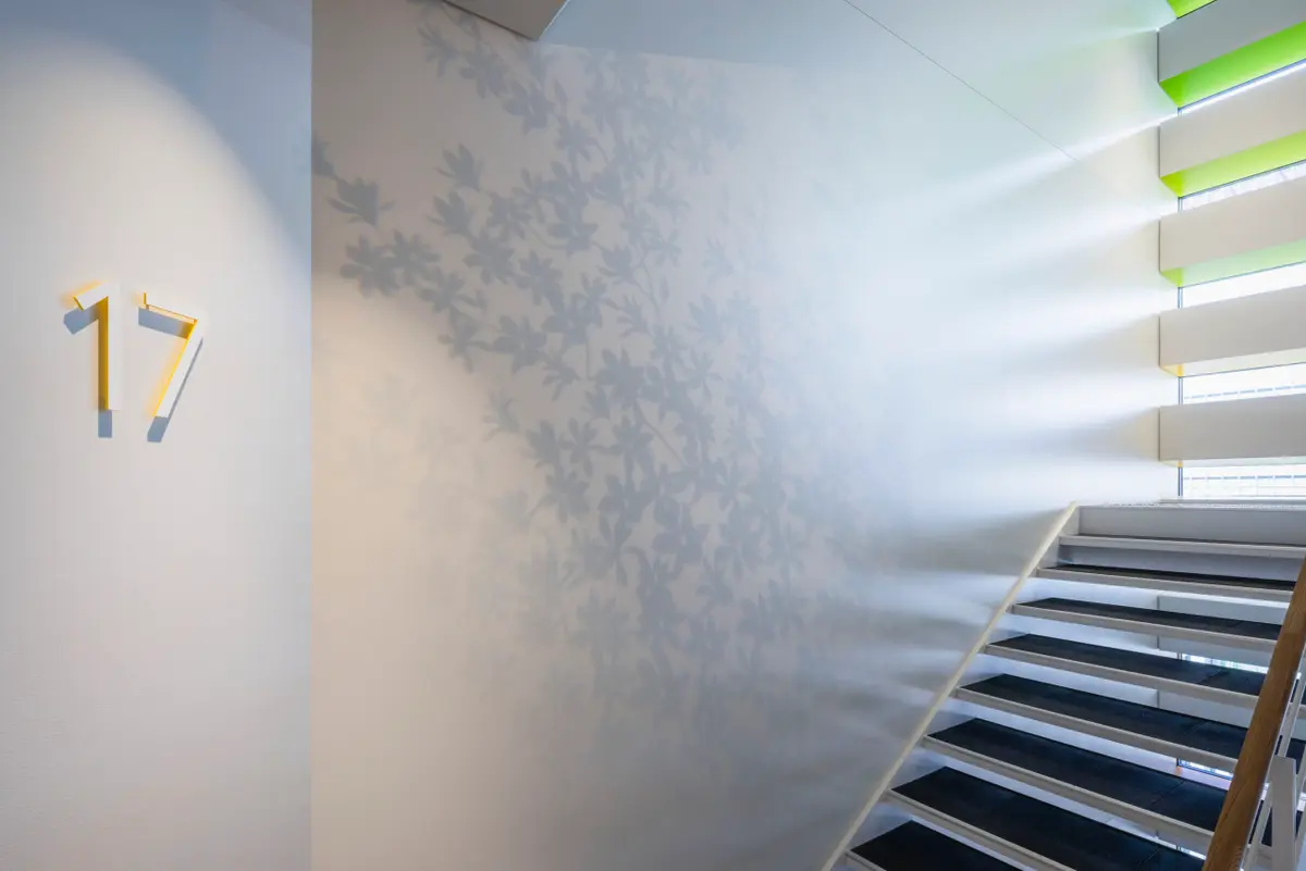 御堂筋ダイビルWellness階段