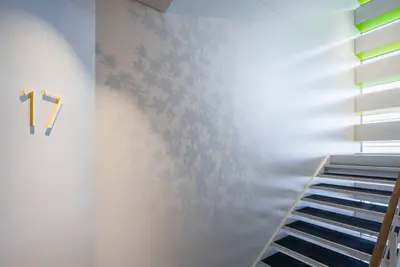 御堂筋ダイビルWellness階段