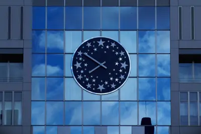 五十嵐威暢氏のサインデザインとパブリックアートに関する活動と功績に対して