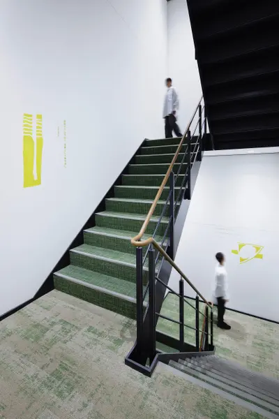 ワン・フクオカ・ビルディング　見える化階段